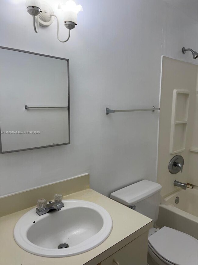 Building Photo - 8270 SW 149th Ct