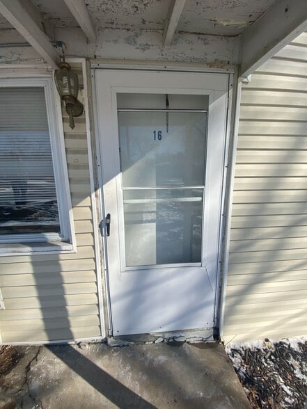 Building Photo - 5821 Stieren Dr