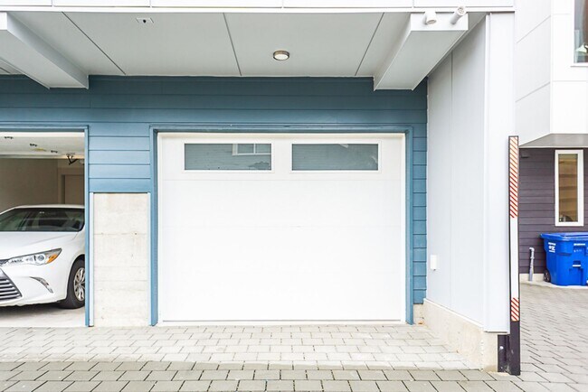 Building Photo - 3bd/2.5ba Seattle Townhome