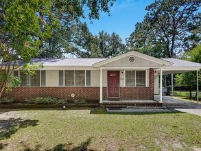 Building Photo - 2900 Holt Dr