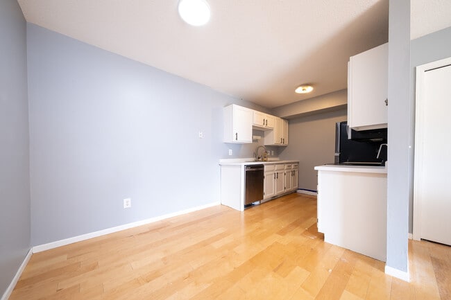 Building Photo - 624 McIntosh Ct