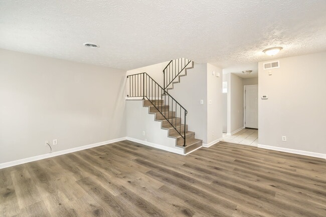 Building Photo - 118 Ladbrook Ln