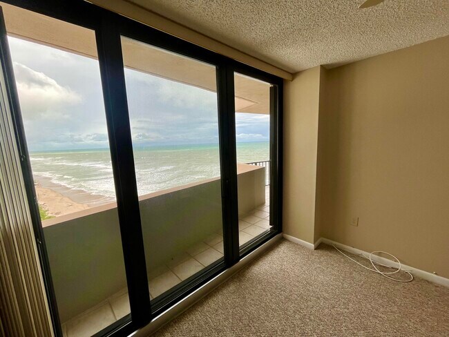 Building Photo - 4200 N Ocean Dr