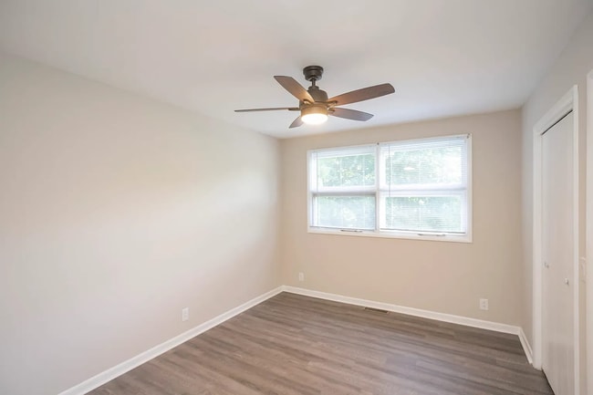 Building Photo - Brentwood Oasis: 3 Bed, 2 Bath Home on 5+ ...