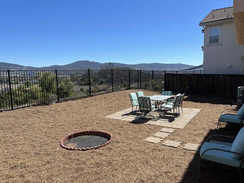 Building Photo - 721 Helmsdale Rd