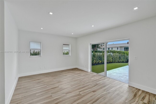 Building Photo - 1840 NE 199th St