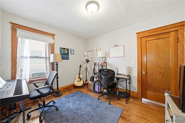 Building Photo - 226 Tacoma Ave