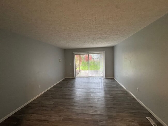 Building Photo - Charming 2-Bedroom Property (Water, Trash and Recycling and Sewer taken care by HOA)