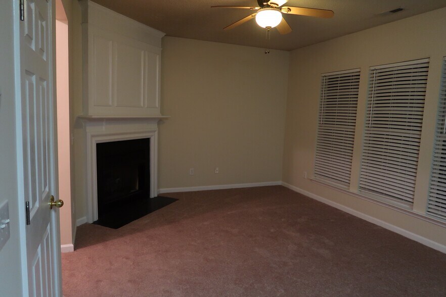 Family Room w/gas fireplace - 200 Durston Loop