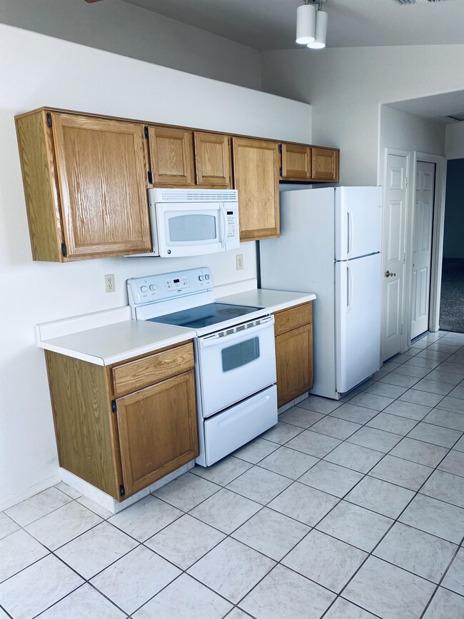 Building Photo - 2964-P2964 W Laquila Aerie