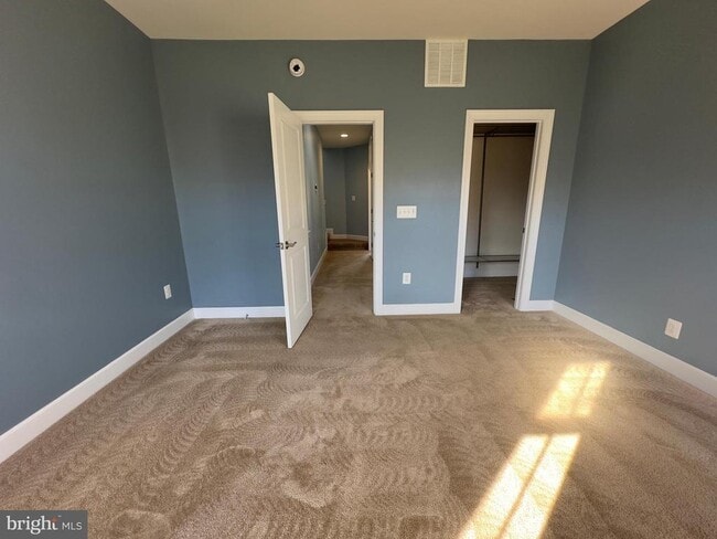 Building Photo - 3697 Ambrose Hills Rd