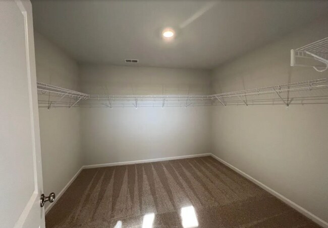 Building Photo - Modern Greenville Living - Spacious Home Available Now!