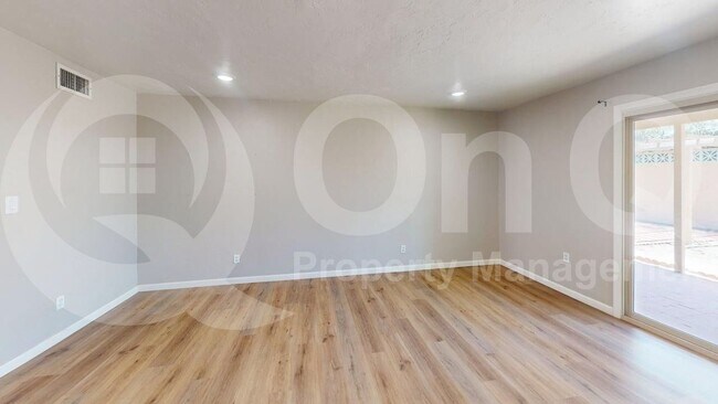 Building Photo - 1303 N Walnut Blvd