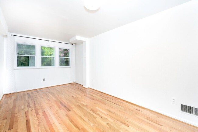 Building Photo - Gorgeous 5BR/3FB Bethesda Home - Spacious ...