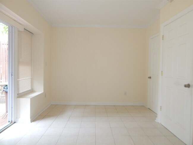 Building Photo - 135 SUSSEX St