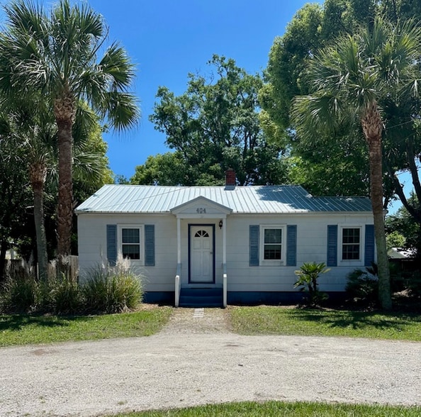 Building Photo - 404 Ashantilly Ave