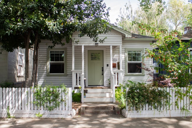 Building Photo - 2023 4th St