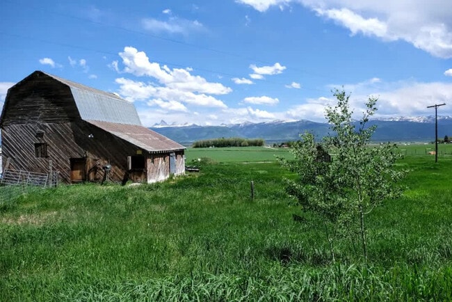 Building Photo - 5415 W 3000 S