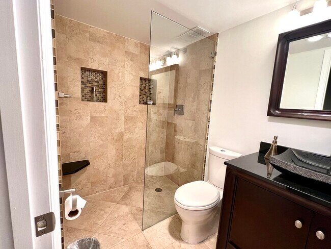 Building Photo - 2871 N Ocean Blvd