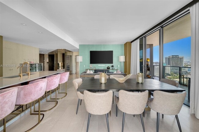 Building Photo - 88 SW 7th St