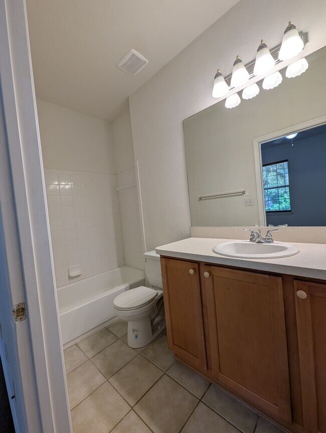 Building Photo - 4126 SW 15 Pl