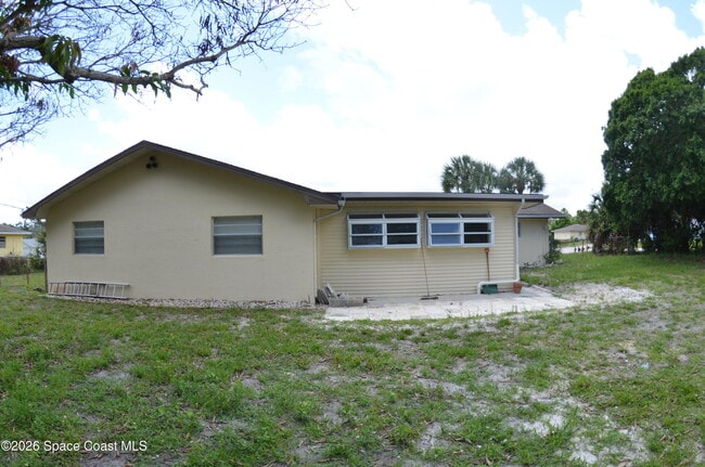 Building Photo - 300 Darrow Ave