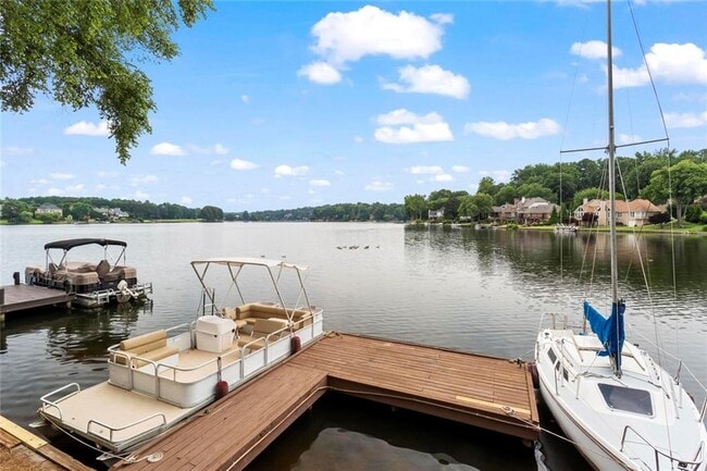 Building Photo - 1695 Spinnaker Dr