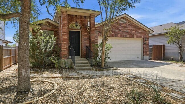 Building Photo - 2432 Medina Dr