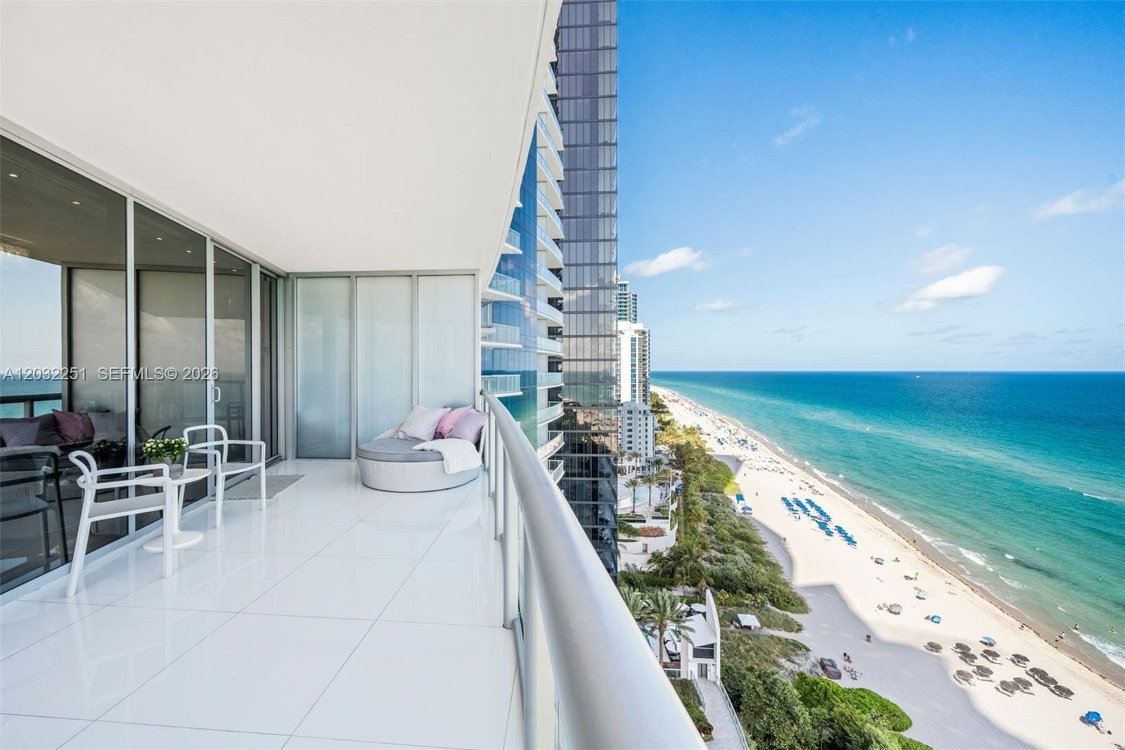 Building Photo - 17121 Collins Ave