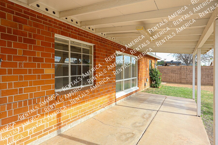 Building Photo - 3432 N 23rd Ave