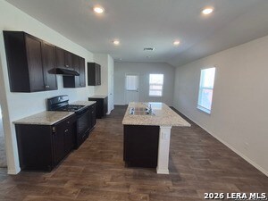 Building Photo - 120 Middle Grn Lp