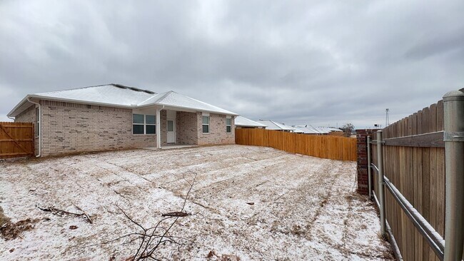 Building Photo - 3 Bedroom 2 Bathroom 2 Car Garage Home in Oakdale School District