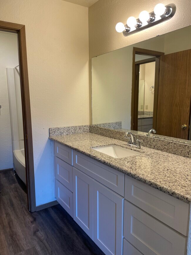 Building Photo - 5458 Folsom Dr