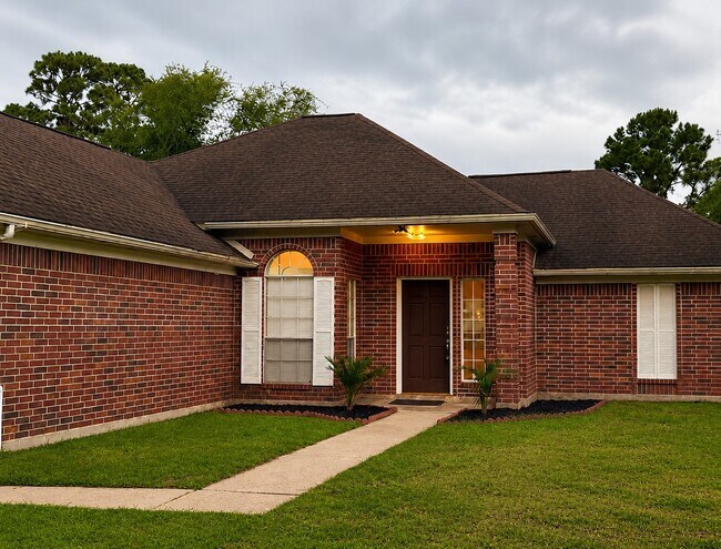 Building Photo - 19635 Vernier Woods Ln