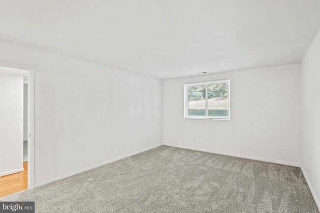 Building Photo - 2 Bailiffs Ct