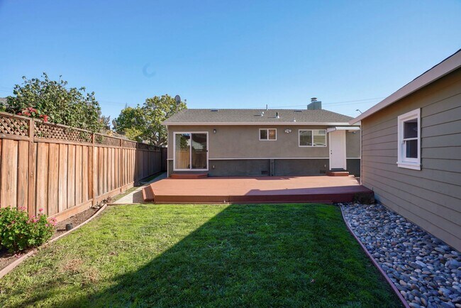 Building Photo - 3BR/1BA North Shoreview Home with Yard & Redwood Deck | Pet Friendly | Near Caltrain | YouTube Tour