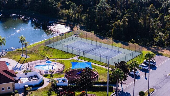 Building Photo - 1736 Pacific Rd