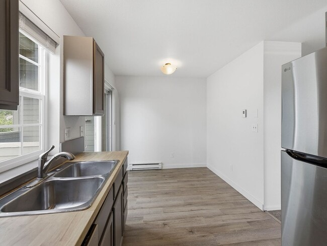 Building Photo - Newly Updated Throughout 2-Bed, 2.5-Bath Condo in Great Fort Collins Location!