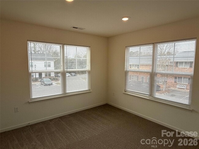 Building Photo - 2021 Oakdale Rd