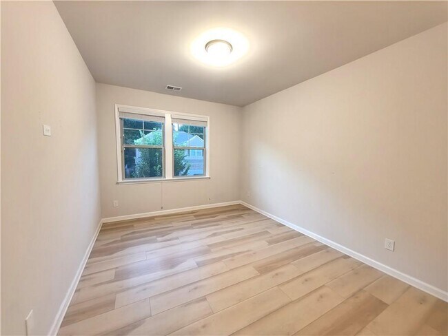 Building Photo - 3328 Hidden Valley Cir