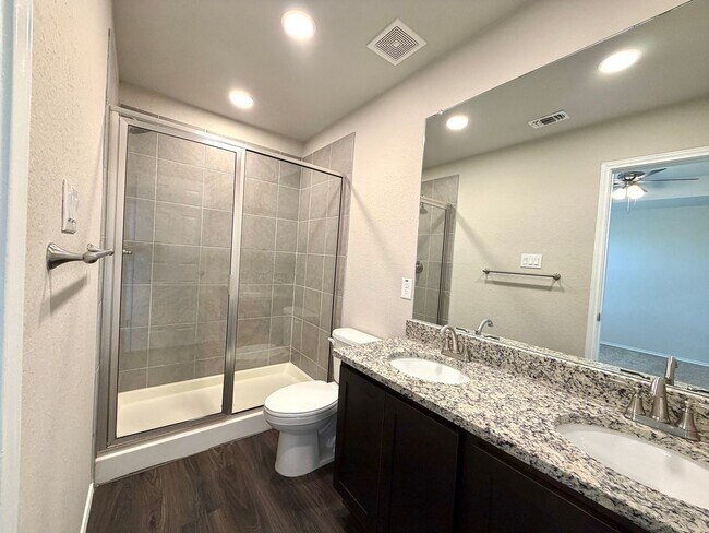 Building Photo - Luxury Townhome near Randolph AFB