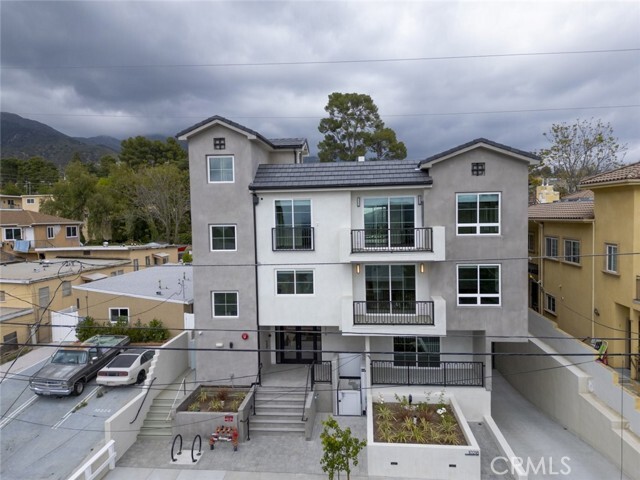 Building Photo - 10218 Fernglen Ave