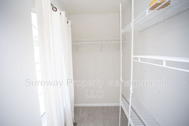 Building Photo - 24 Kathryn Ct