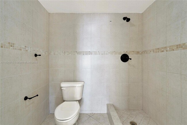 Building Photo - 1335 W 68th St