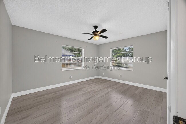 Building Photo - 7606 Waunatta Ct
