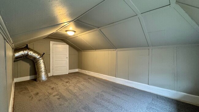 Building Photo - 1114 Azalia St