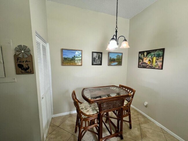Building Photo - 5258 Europa Dr