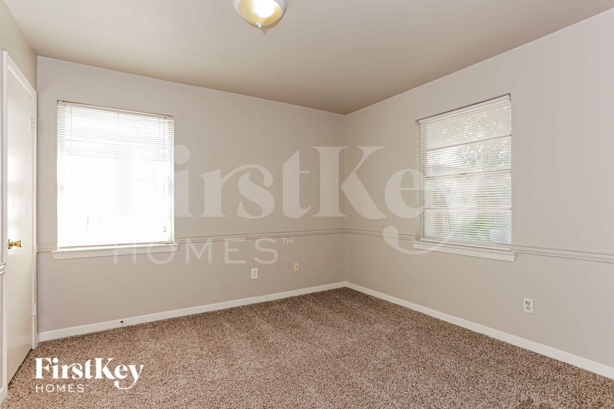 Building Photo - 10455 Plummer Dr