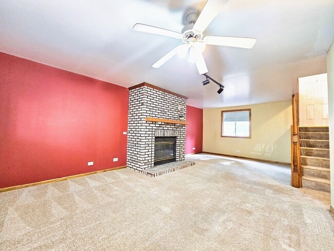 Building Photo - 2434 Red Bud Ct