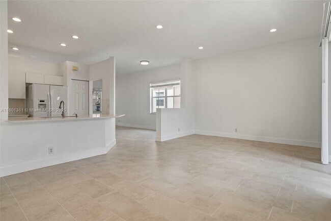 Building Photo - 1736 Aspen Ln